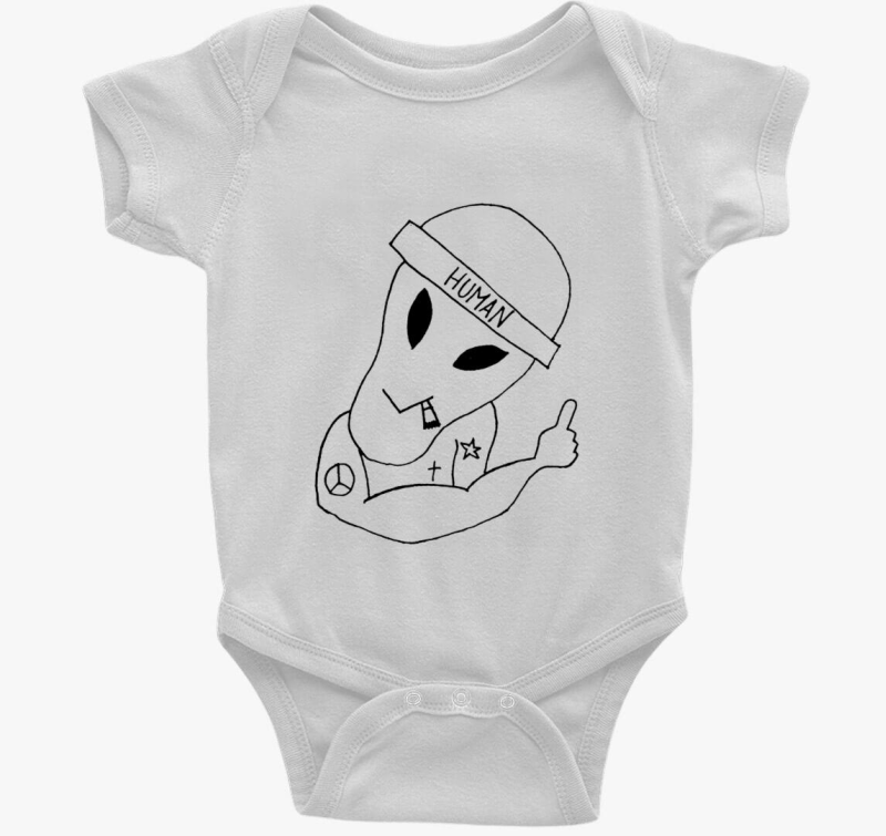 Tetovált UFO sapkában body