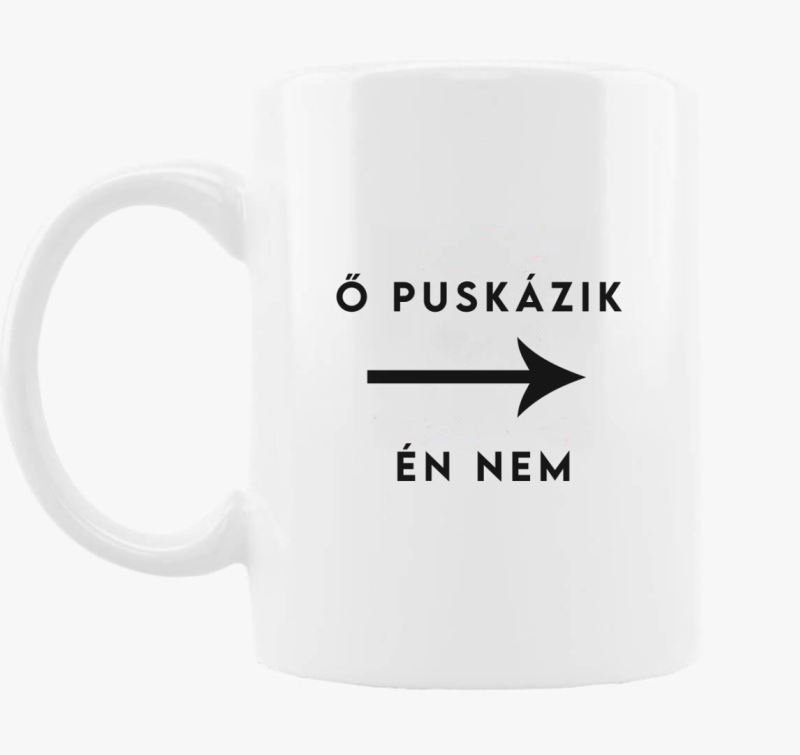 Ő puskázik bögre