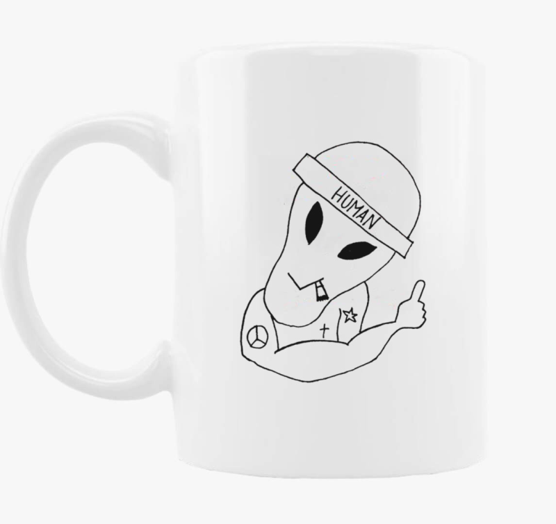 Tetovált UFO sapkában bögre