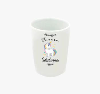 Nem vagyok furcsa, u...