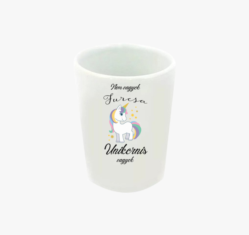 Nem vagyok furcsa, unikornis vagyok feles pohár