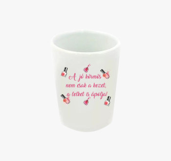 Ilyen a jó körmös fe...