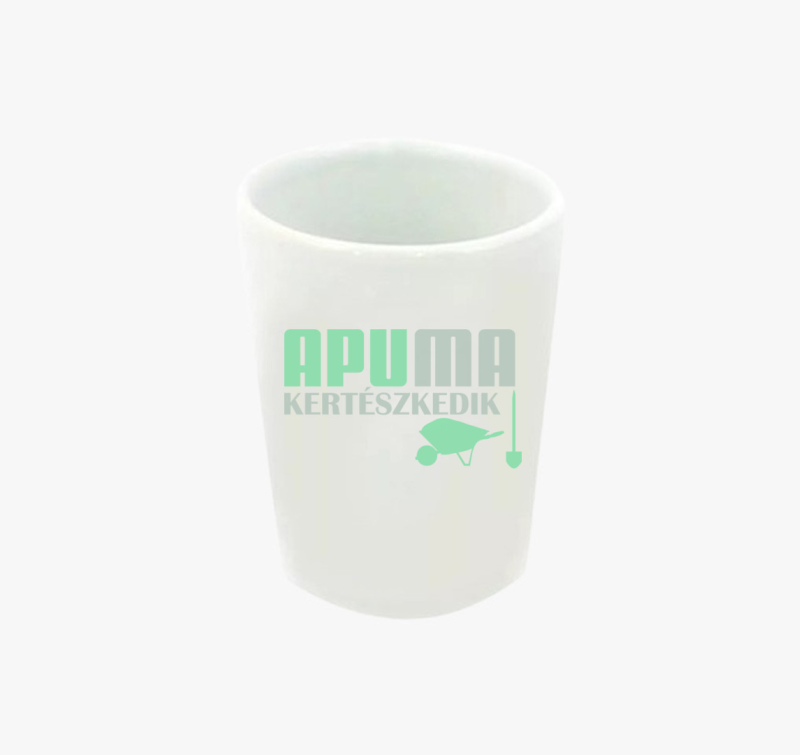 Apu ma kertészkedik feles pohár