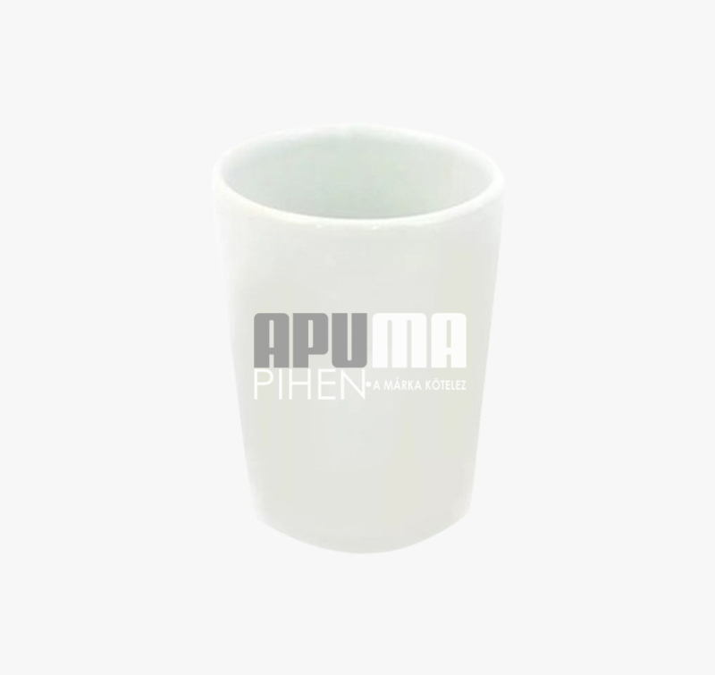 Apuma pihen márkás feles pohár