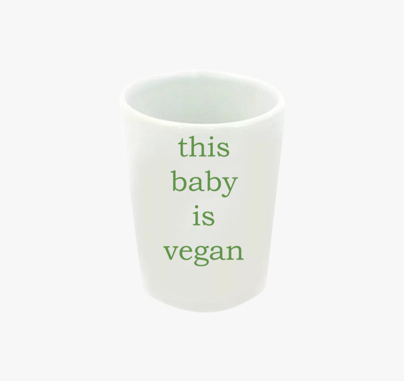This baby is vegan (zöld betűs) feles pohár