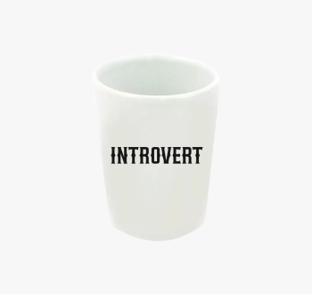 Introvert feles pohá