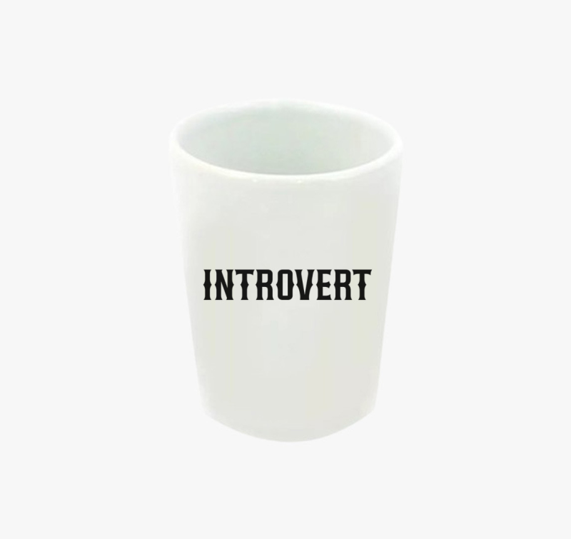 Introvert feles pohár