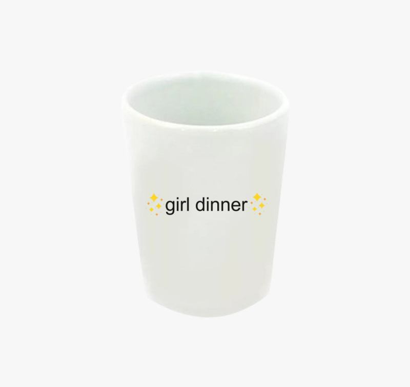 Girl dinner feles pohár