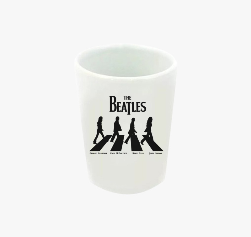 Beatles feles pohár