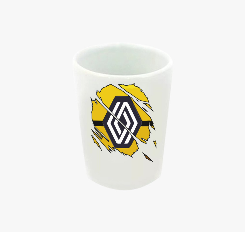 Repedezett Renault feles pohár