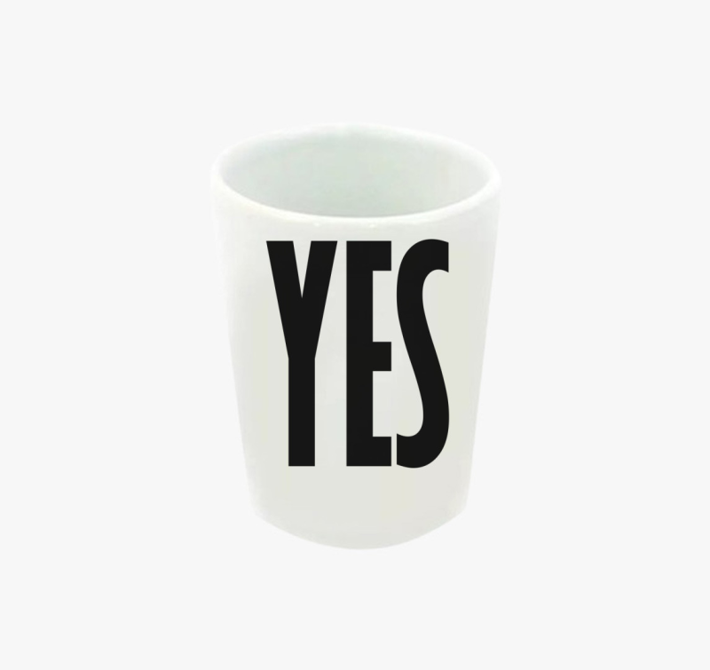 Yes feliratú feles pohár