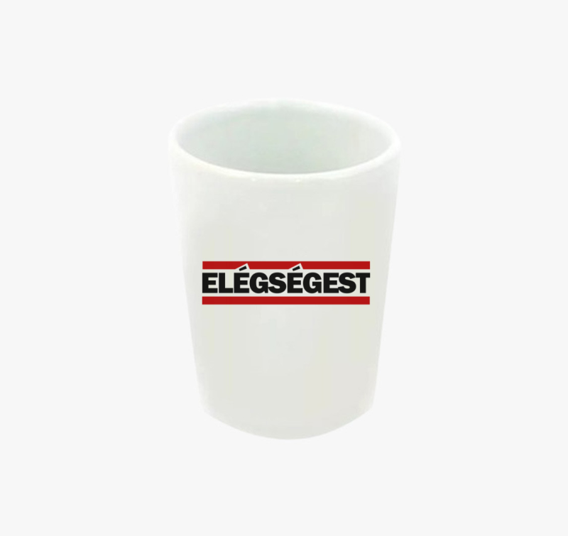 Elégségest feles pohár