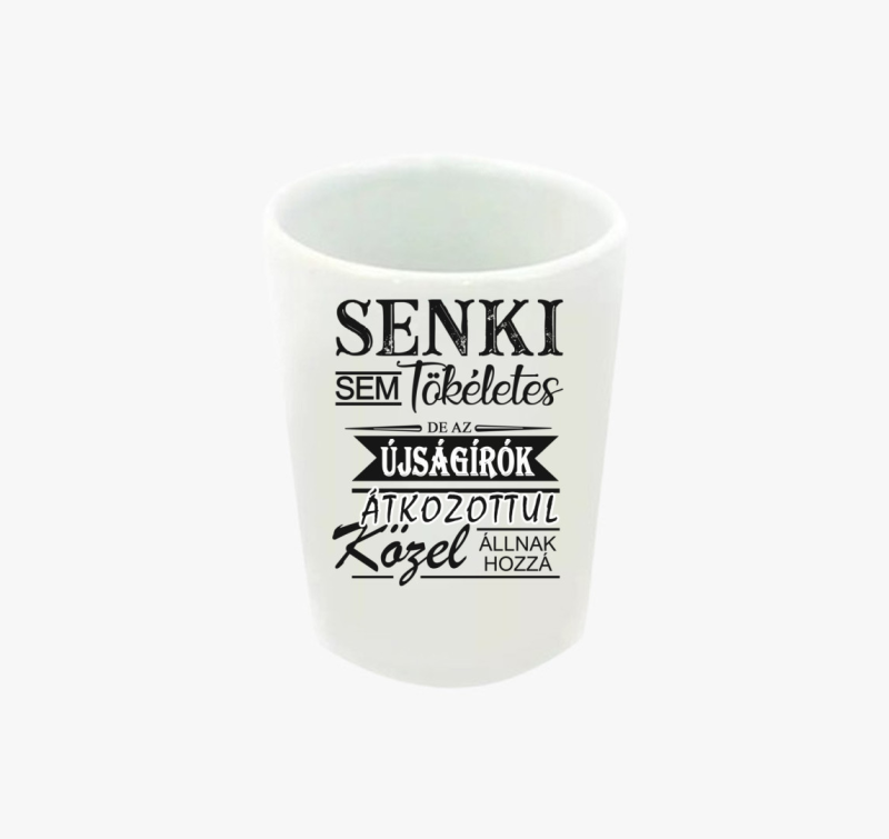 Újságíró feles pohár