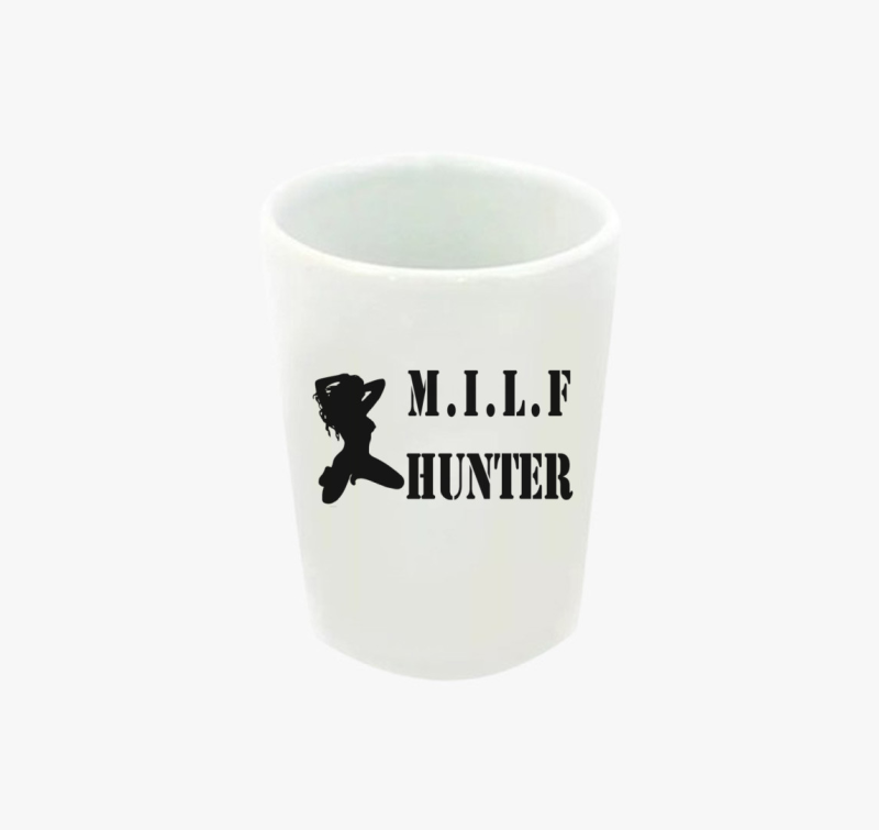 Milf Hunter feles pohár2