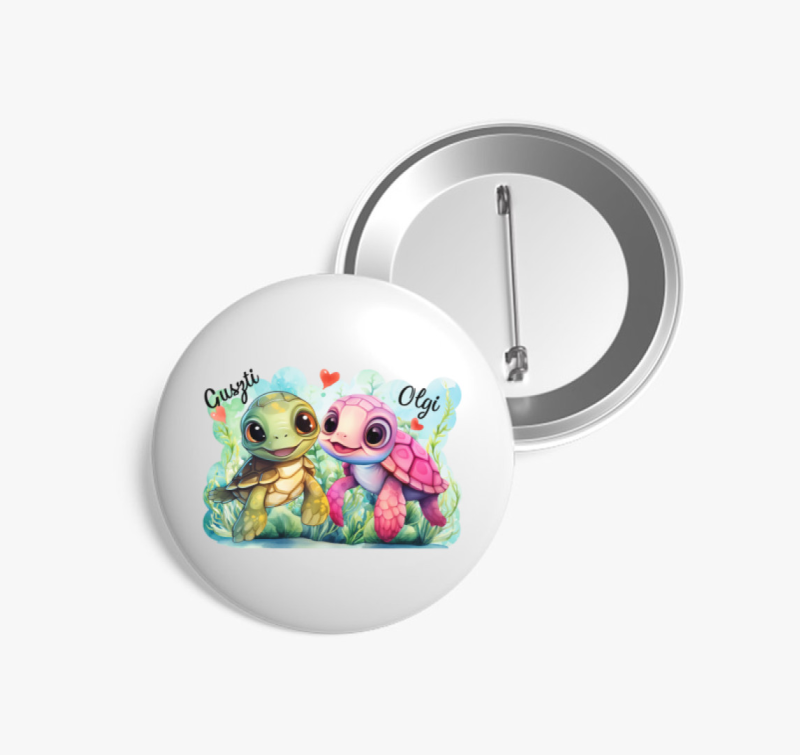 Összebújós szerelmes teknősök kitűző