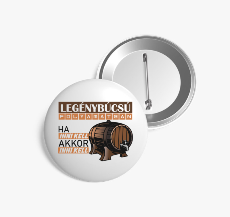 Legénybúcsú folyamatban kitűző