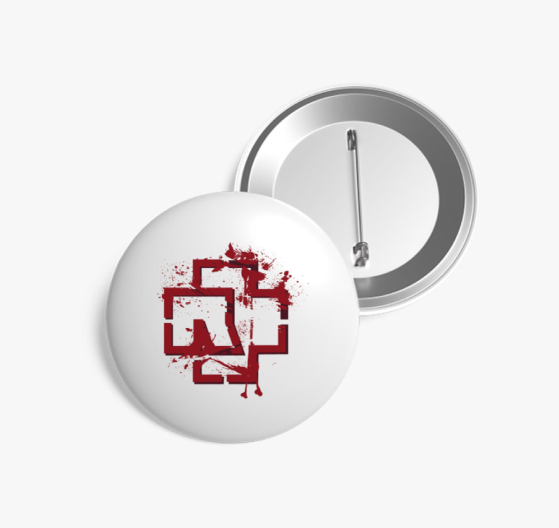 Színes Rammstein logo kitűző