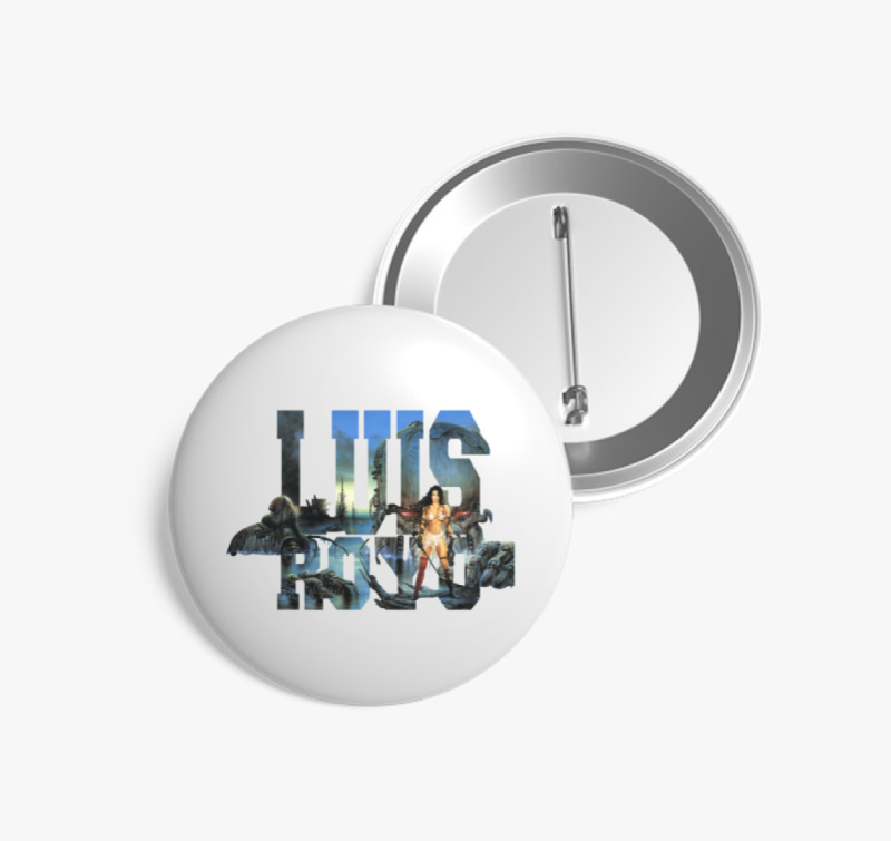 Csajszi robottal kitűző