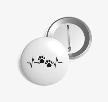 Mancs szeretet kitűz