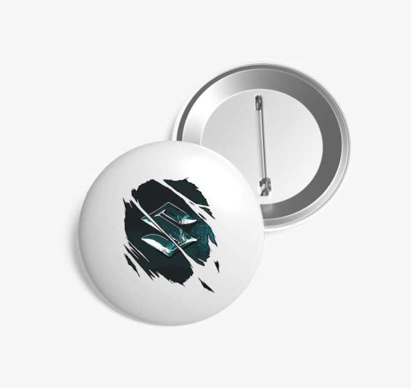 Repedezett Suzuki kitűző