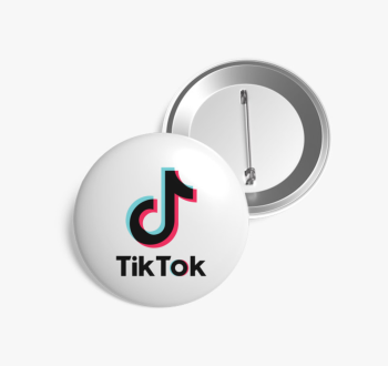 TikTok kitűző