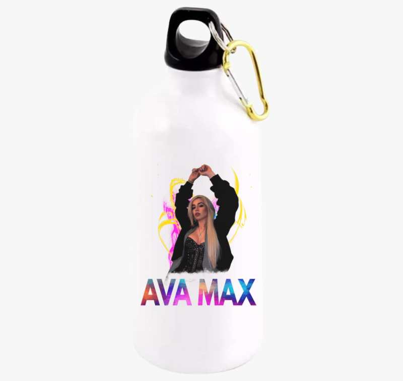 Ava Max kulacs
