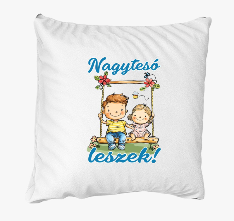 Nagytesó leszek, kisfiú hintázik pici lánnyal párna