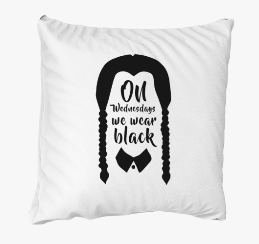 Wednesdays we wear black párna...