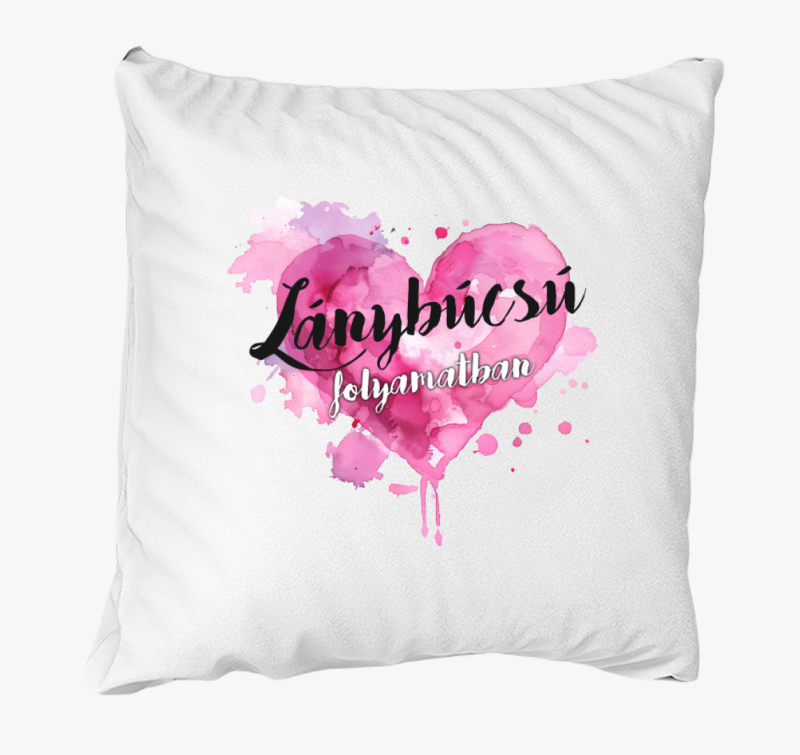 Lánybúcsú folyamatban szíves párna