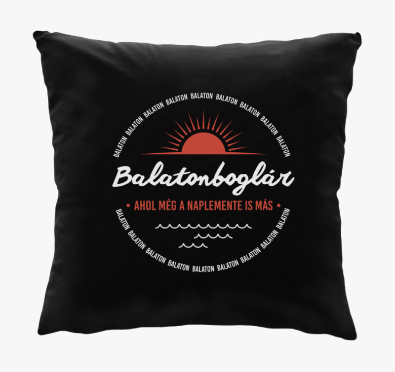 Balatonboglár, ahol még a naplemente is más párna