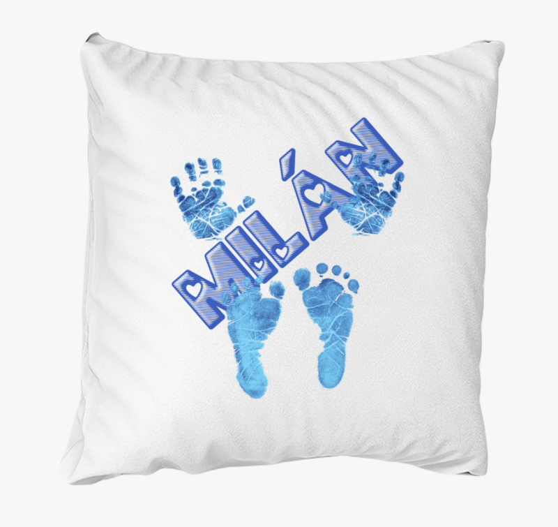 Kezek és lábak névvel párna