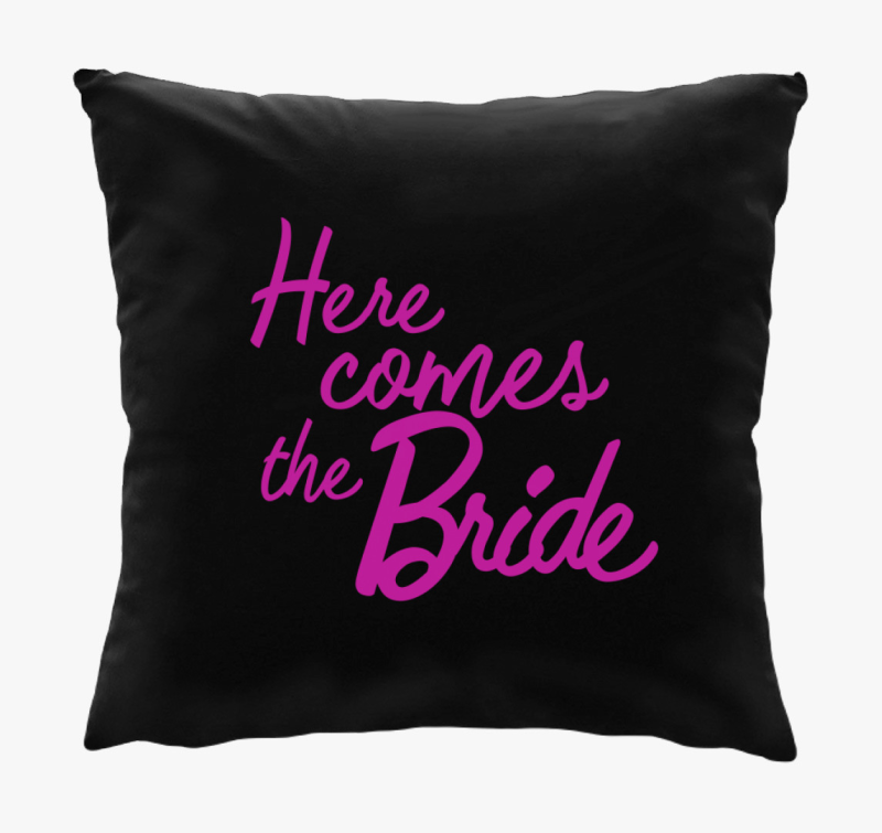 Here comes the Bride Barbies betűkkel párna