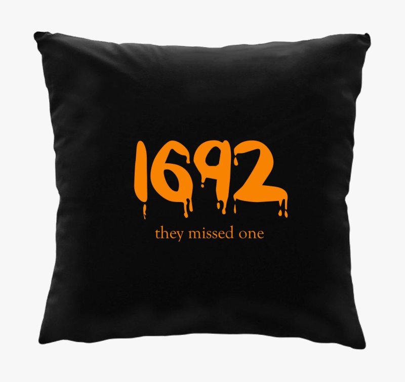 1692 halloween párna