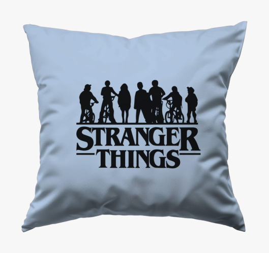 Stranger Things 5 sziluett pár...