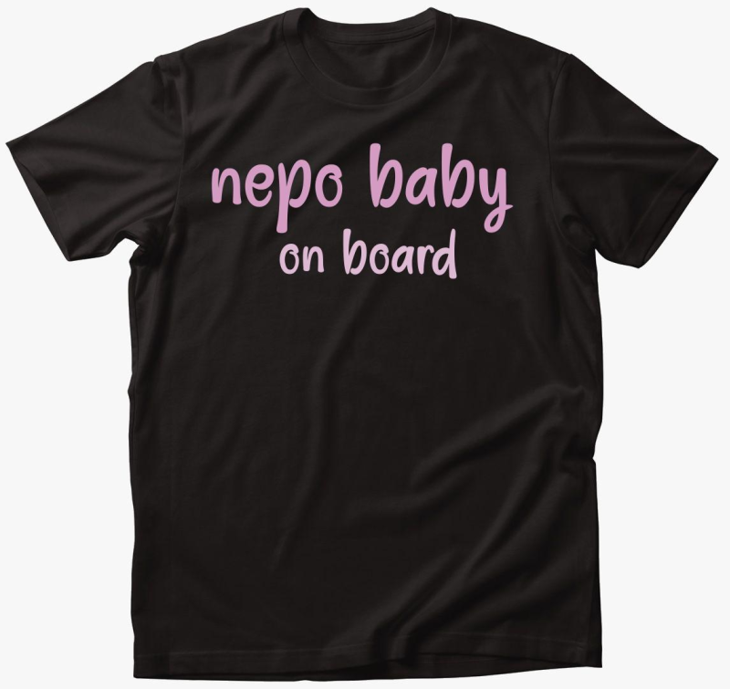 Nepo baby on board (rózsaszín) feliratos póló