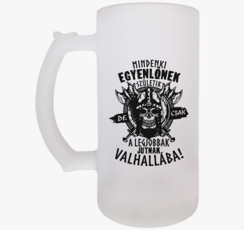 Mindenki egyenlőnek ...