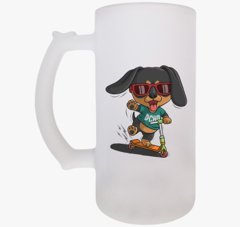 Rollerező kutya sörö