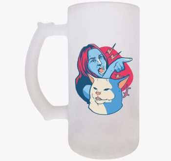 Macskával kiabáló nő...