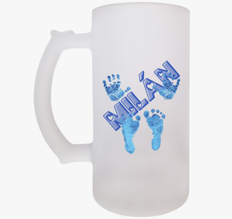 Kezek és lábak névvel söröskorsó