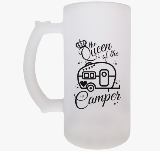 A lakóautó királynője söröskor...