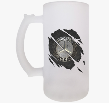 Repedezett Mercedes ...