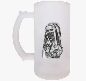 Tetovált csajos sörö