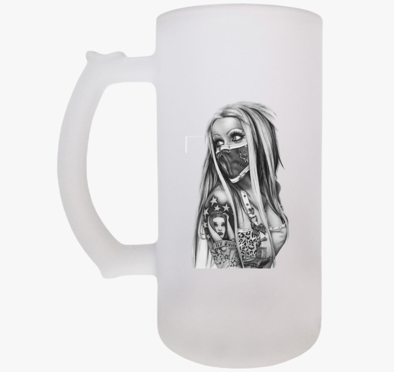 Tetovált csajos söröskorsó