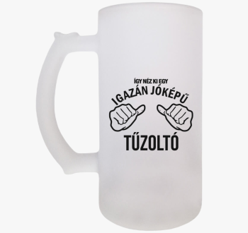 Jóképű tűzoltó sörös...