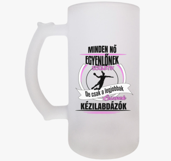 Minden nő egyenlőnek...