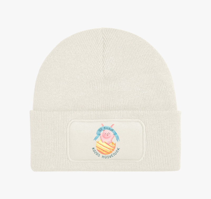 Az első közös húsvétunk téli sapka