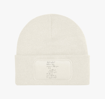 Feliratos téli sapka