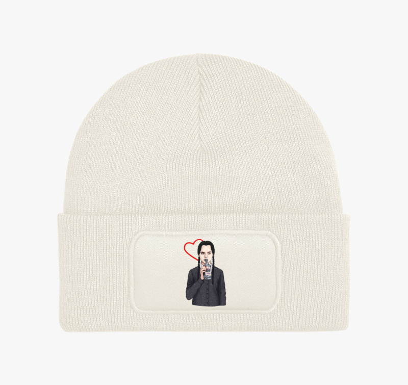 Wednesday szívecskével téli sapka