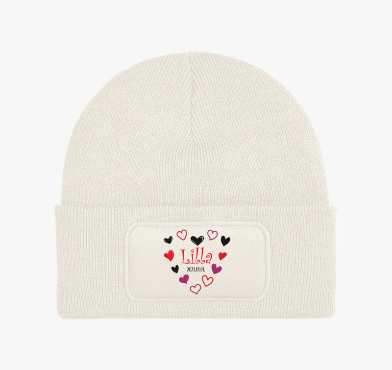 Egyedi neves, évszámos szivecskés téli sapka