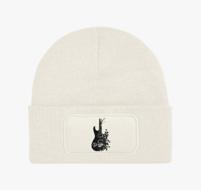 Black guitar and crow téli sapka